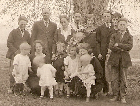 WillLillieWalkerFamilyCropped